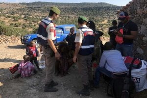 &Ccedil;anakkale'de yakalandılar: Tam 112 kişi!