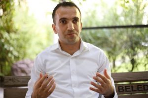 'Utanıyorum' dedi, 'G&uuml;len' soyadını değiştirdi