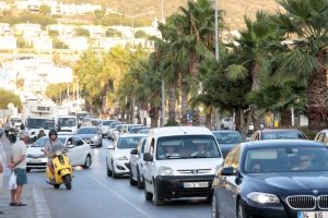 3 g&uuml;nde 531 u&ccedil;ak indi, trafik durma noktasına geldi