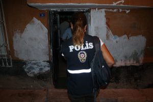 PKK/KCK operasyon: 8 g&ouml;zaltı