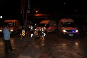 Ticari taksi ile otomobil &ccedil;arpıştı:6 yaralı