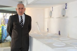 Meteoroloji istasyonu kurmak i&ccedil;in evini sattı