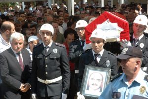 Eski bakan Paksu son yolculuğuna uğurlandı