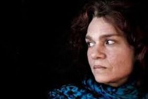 Aslı Erdoğan &ouml;d&uuml;l&uuml;n&uuml; almaya Almanya'ya gidemiyor