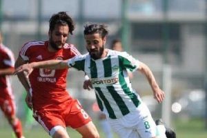 Orhangazispor Belediyespor iki futbolcuyu renklerine kattı
