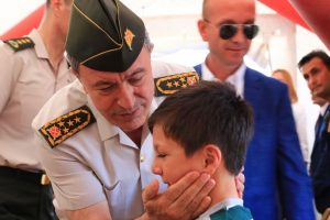 Akar'dan ter&ouml;rle m&uuml;cadelede kararlılık mesajı