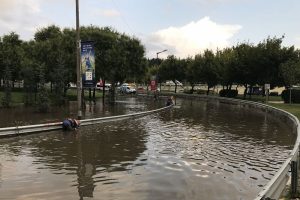 TEM bağlantı yolu adeta g&ouml;le d&ouml;nd&uuml;