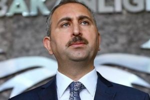 Adalet Bakanı G&uuml;l: Kılı&ccedil;daroğlu, sistematik olarak yargıya saldırmaktan vazge&ccedil;melidir