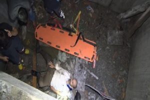 Gece bek&ccedil;isi asans&ouml;r boşluğuna d&uuml;şt&uuml;