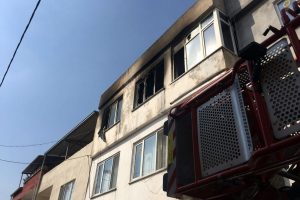 Bursa'da hırsızlar evi soyup, ateşe verdi