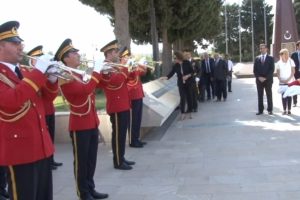 B&uuml;y&uuml;k Zafer Azerbaycan'da kutlandı