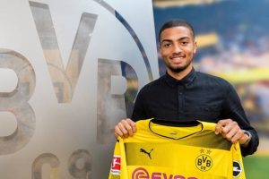 Dortmund Jeremy Toljan ile s&ouml;zleşme imzaladı