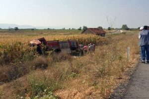 Kamyonet kamyona arkadan &ccedil;arptı: 2 &ouml;l&uuml;, 2 yaralı