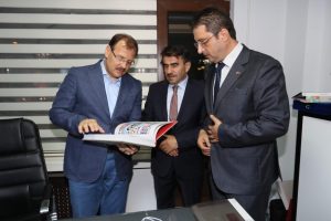 &Ccedil;avuşoğlu ilk brifingi Basın İlan Kurumu Genel M&uuml;d&uuml;r&uuml;'nden Bursa'da aldı