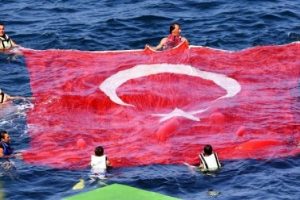 Denizde havada zafer coşkusu