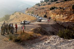 Askeri aracın ge&ccedil;işi sırasında patlama!