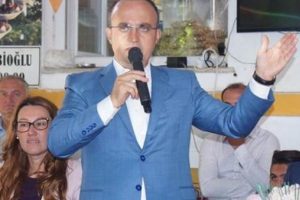 B&uuml;lent Turan: "CHP'nin 3 kişiyi partiden atması yanlış"