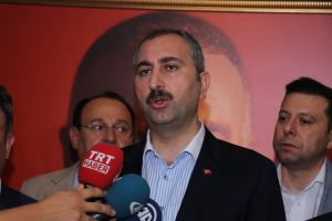 Adalet Bakanı G&uuml;l'den İzmir'deki patlamaya ilişkin a&ccedil;ıklama