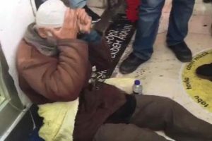 Zabıta, yaşlı adamın ıhlamurlarını alınca ağladı