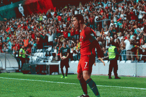 Cristiano Ronaldo tarihe ge&ccedil;ti!