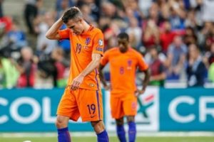 Persie'den Fenerbah&ccedil;e a&ccedil;ıklaması!