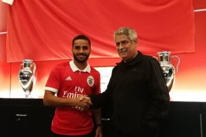 Bursaspor'un kiralamak istediği Douglas Benfica'ya gitti