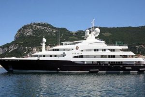 &Uuml;rd&uuml;n Kralı Marmaris'e ayak basmadan servet bıraktı