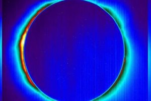 NASA tam G&uuml;neş tutulmasının kızıl&ouml;tesi karelerini yayınladı
