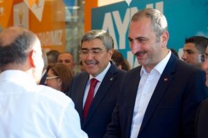 G&uuml;l: T&uuml;m mazlum coğrafyaya bir an &ouml;nce huzur gelmesi i&ccedil;in dua ediyoruz