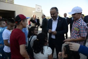 Bursa İneg&ouml;l'de bayramda yaşlılar ve &ccedil;ocuklar unutulmadı