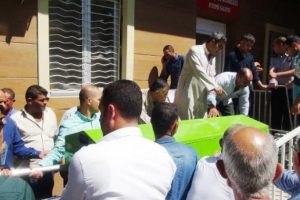 Otomobile &ccedil;arpan motosikletli 8 g&uuml;n sonra &ouml;ld&uuml;