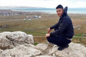 Ağabeyinin kullandığı kamyonetten d&uuml;ş&uuml;p &ouml;ld&uuml;