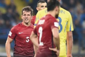 Emre'den Şener'e: "Senin oynayacağın topu..."