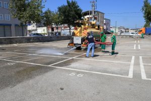 Bursa Osmangazi'de kurban kesim yerleri temizlendi