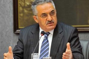 Hayati Yazıcı: Merkez demekle bu işler olmaz