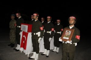 Şehit asker i&ccedil;in t&ouml;ren d&uuml;zenledi