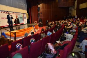 Bursa Yıldırım aileyi ayakta tutuyor