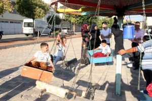 Kilis'te T&uuml;rk ve Suriyeli &ccedil;ocuklar birlikte eğlendi
