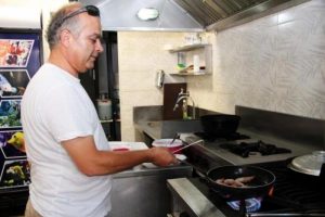 &Uuml;nl&uuml; mekanın kayıp işletmecisi &ouml;l&uuml; bulundu