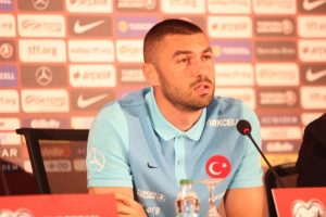 Burak Yılmaz: "Ukrayna ma&ccedil;ı i&ccedil;in &uuml;zg&uuml;n&uuml;z"