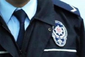 'İffetsiz kadın' y&uuml;z&uuml;nden polislikten atıldı ama geri d&ouml;n&uuml;ş yolu a&ccedil;ıldı