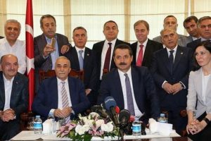 Fakıbaba'nın a&ccedil;ıklamasına &Ccedil;elik'ten dikkat &ccedil;eken yorum