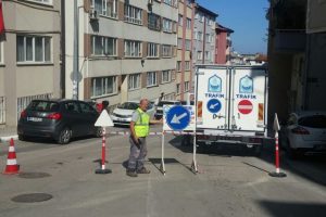 Bursa Yıldırım'da trafik y&ouml;nlendirme ve d&uuml;zenleme &ccedil;alışmaları yapıldı