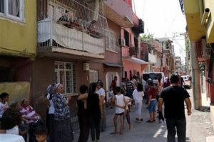 Şiddet g&ouml;ren kadın evi yaktı!