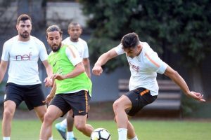 Galatasaray, Antalyaspor ma&ccedil;ı hazırlıklarını s&uuml;rd&uuml;rd&uuml;