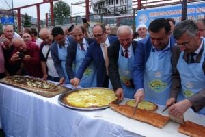 Pide festival'inde 3 bin pide 3 dakikada t&uuml;kendi