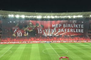Taraftardan millilere 'Hep Birlikte Yeni Zaferlere'