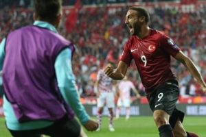Cenk Tosun: "Bizim i&ccedil;in tamam ya da devamdı"