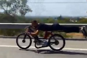 Bursa'da motosiklet&ccedil;ilerin tehlikeli yolculuğu
