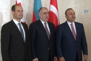 &Uuml;&ccedil;l&uuml; Dışişleri Bakanları Toplantısı başladı